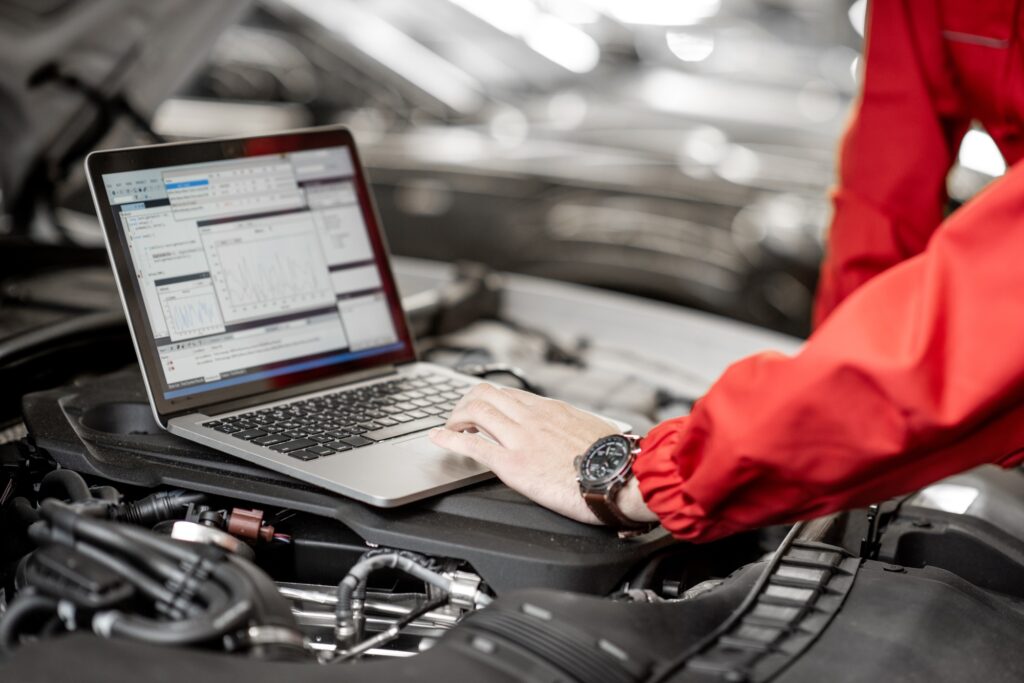 Diagnosing car engine with a laptop